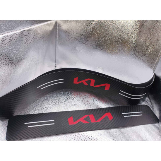 Карбонова наклейка на пороги KIA (антигравійний захист)