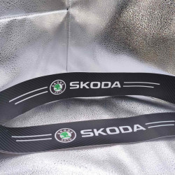 Карбонова плівка на пороги Skoda (захист від подряпин)