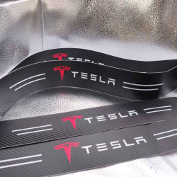Карбонова захисна плівка на пороги Tesla (антицарапин покриття)